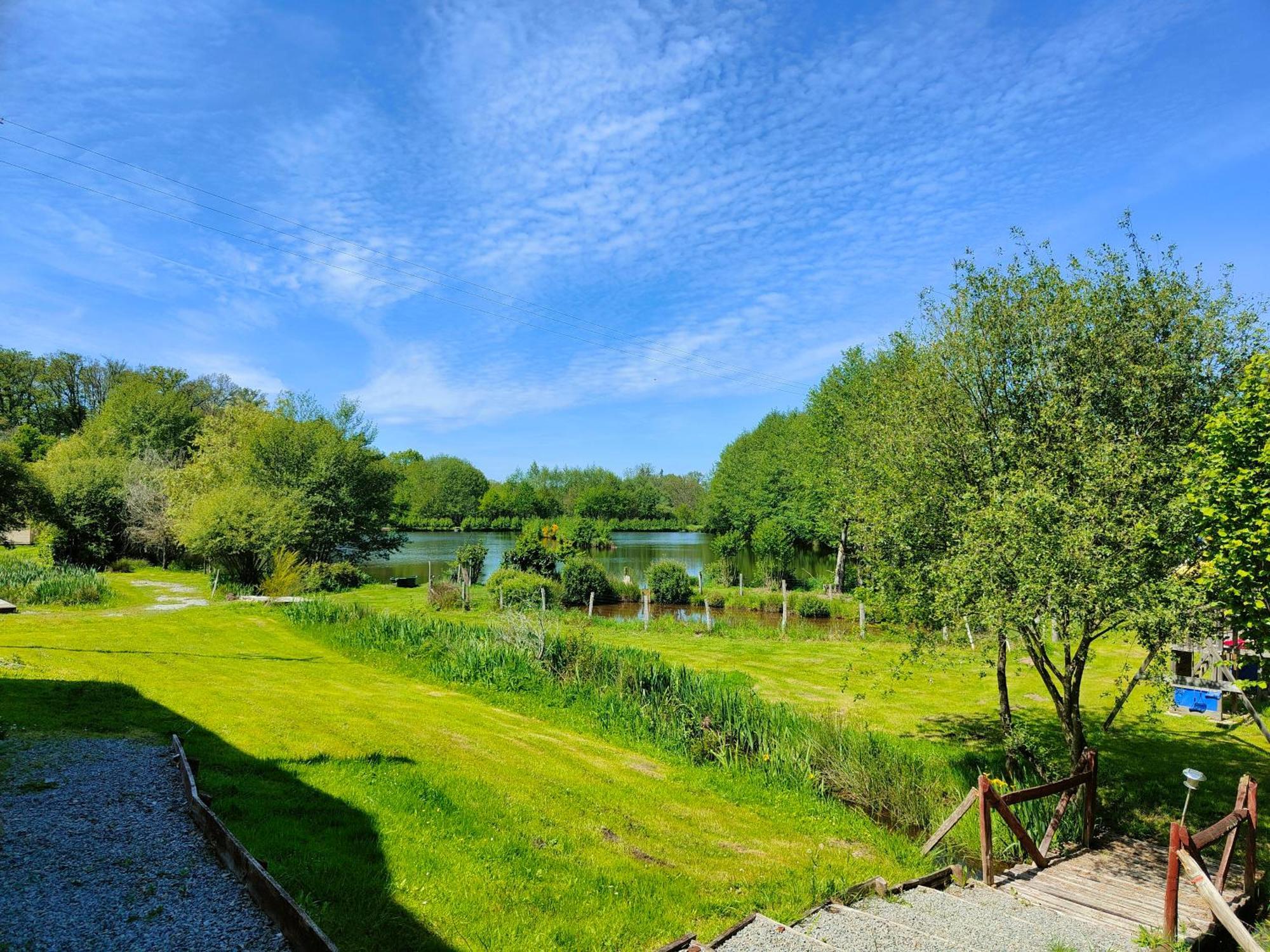 Gite De L Etang Du Planchon Balledent Exterior photo